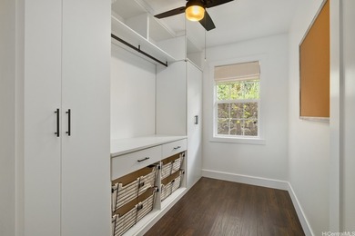 A rare offering in the heart of Manoa, this extensively - photo 9