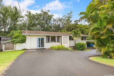 Discover a home that offers both privacy and space. This - photo 2