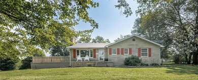 (private lake, pond, creek) Home For Sale in Scottsburg Indiana