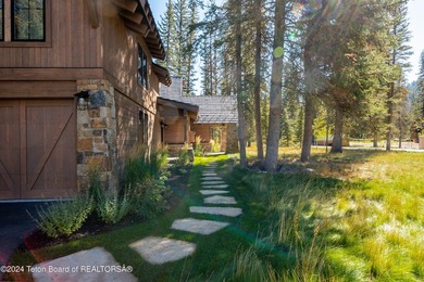 Welcome to an extraordinary residence within the exclusive Snake - photo 13