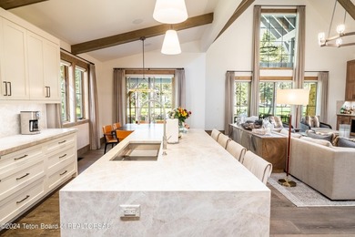 Welcome to an extraordinary residence within the exclusive Snake - photo 15