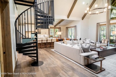 Welcome to an extraordinary residence within the exclusive Snake - photo 17