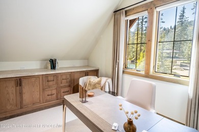 Welcome to an extraordinary residence within the exclusive Snake - photo 20
