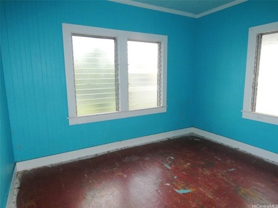 Highly desired SFD in Wahiawa Heights on a nice sized lot! - photo 3