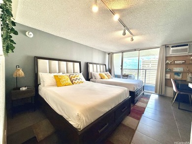 Rare opportunity at Island Colony in the heart of Waikiki! One - photo 1