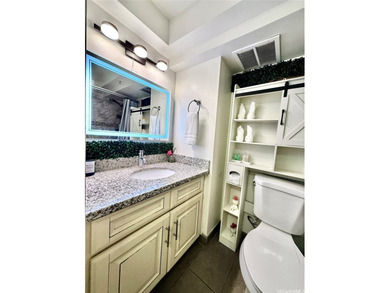 Rare opportunity at Island Colony in the heart of Waikiki! One - photo 8