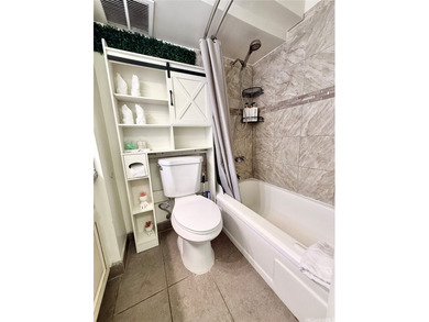Rare opportunity at Island Colony in the heart of Waikiki! One - photo 9