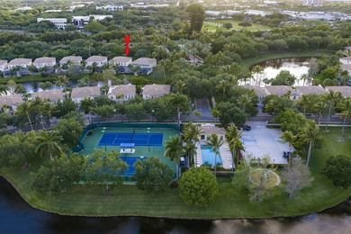 NEW ROOF (2024) NEW A/C unit (2026). Rare lakefront Divosta - photo 47