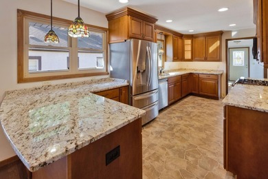 Welcome to a sprawling all-brick and stone Robbinsdale rambler - photo 7
