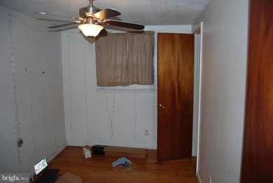 1st time Home Buyers, here it is an affordable home that needs - photo 8