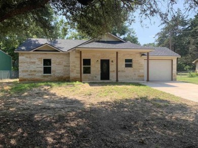 Lake Palestine Home For Sale in Frankston Texas