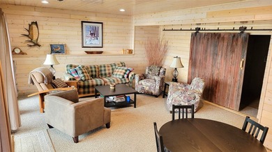 SO much to enjoy here! Level, sandy lakeshore, south facing - photo 17