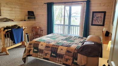 SO much to enjoy here! Level, sandy lakeshore, south facing - photo 18