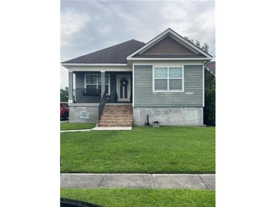 Lake Pontchartrain Home Active Under Contract in New Orleans Louisiana