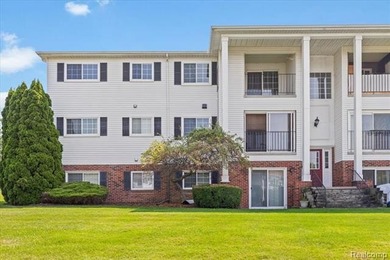 Clinton River Condo For Sale in Rochester Michigan