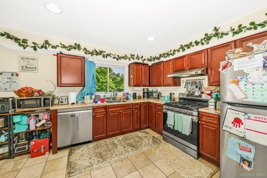 Legal 2-Family by C/O! Exceptional income-producing investment - photo 5