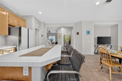 Stunning and tastefully upgraded, this beautiful 3 bedroom, 2 - photo 12