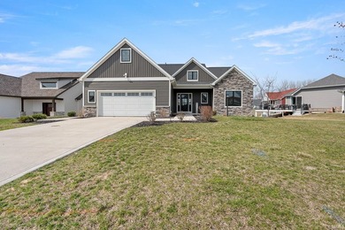 Welcome home to Crystal Bay on Hamilton Lake. Luxury Lakefront - photo 2