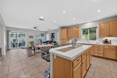 Stunning and tastefully upgraded, this beautiful 3 bedroom, 2 - photo 14