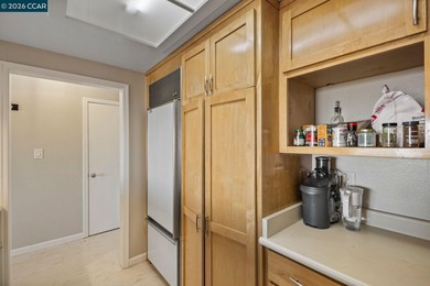 Penthouse Living with Unrivaled Panoramic Bay Views! The