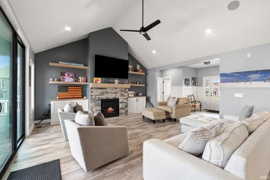 Welcome home to Crystal Bay on Hamilton Lake. Luxury Lakefront - photo 6
