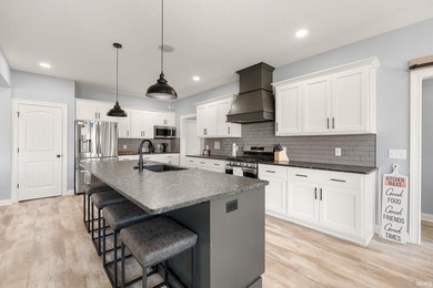 Welcome home to Crystal Bay on Hamilton Lake. Luxury Lakefront - photo 10