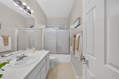 Stunning and tastefully upgraded, this beautiful 3 bedroom, 2 - photo 25