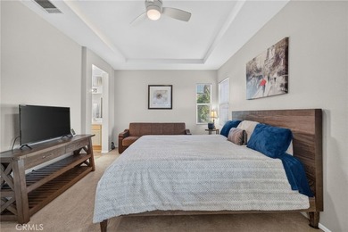 Stunning and tastefully upgraded, this beautiful 3 bedroom, 2 - photo 27