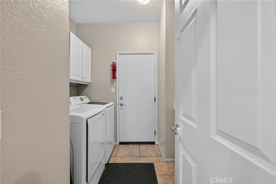 Stunning and tastefully upgraded, this beautiful 3 bedroom, 2 - photo 33