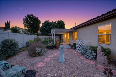 Stunning and tastefully upgraded, this beautiful 3 bedroom, 2 - photo 36