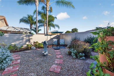Stunning and tastefully upgraded, this beautiful 3 bedroom, 2 - photo 42