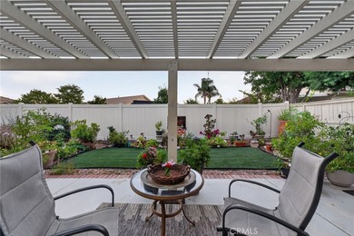Stunning and tastefully upgraded, this beautiful 3 bedroom, 2 - photo 48