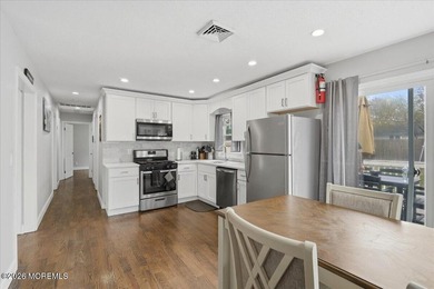 Welcome home to this charming 3-bedroom, move-in ready ranch - photo 4
