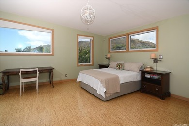 Get ready to find your dream home with this stunning Mid Century - photo 15