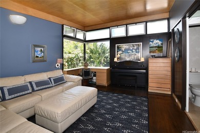 Get ready to find your dream home with this stunning Mid Century - photo 18