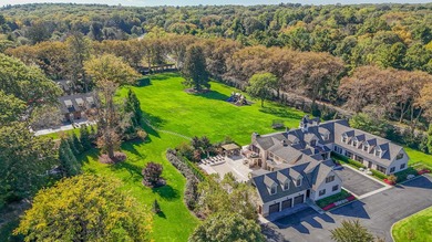 Welcome to Your Dream Estate in the Heart of Matinecock Village - photo 29