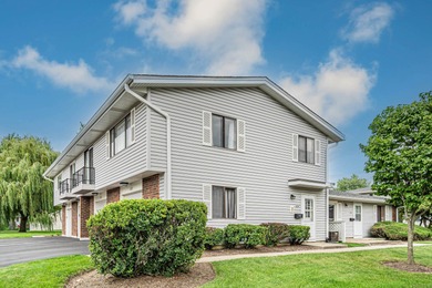 Lake Home For Sale in Schaumburg, Illinois