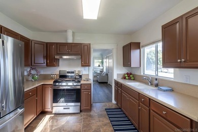 North Park Craftsman with great curb appeal. Even has a white - photo 10