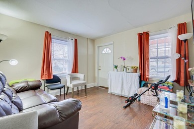 Incredible opportunity to Own and Rent !!! 1/2 Duplex 2-Family - photo 7