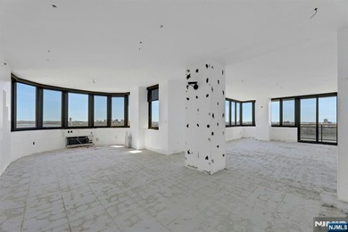 CAN BE SPLIT INTO 2 UNITS!! Perched on the 16th floor of the - photo 12