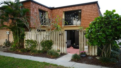 MOTIVATED SELLER: Welcome to this well maintained 2 bed 2 bath - photo 3