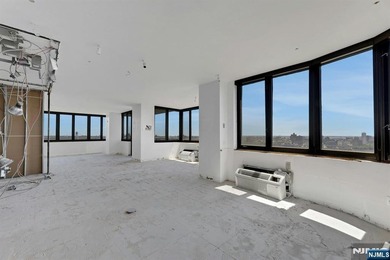 CAN BE SPLIT INTO 2 UNITS!! Perched on the 16th floor of the - photo 15