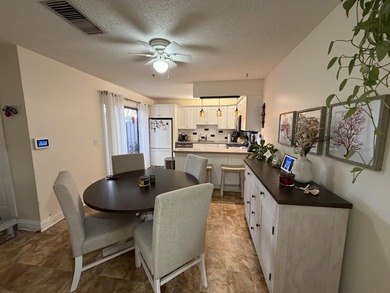 MOTIVATED SELLER: Welcome to this well maintained 2 bed 2 bath - photo 8