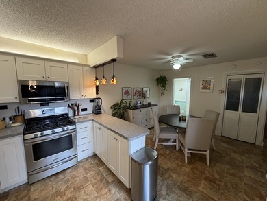 MOTIVATED SELLER: Welcome to this well maintained 2 bed 2 bath - photo 9