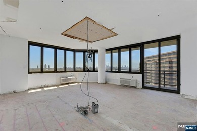 CAN BE SPLIT INTO 2 UNITS!! Perched on the 16th floor of the - photo 25