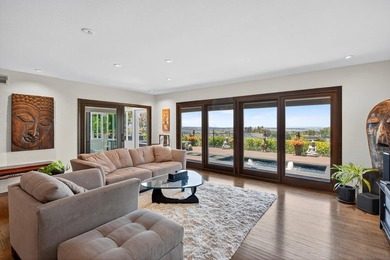 Commanding one of San Diego's most spectacular vantage points - photo 10