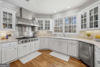 A Rare 4-Acre Family Estate Offering 6,400 SF, Pool & - photo 32