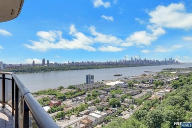 CAN BE SPLIT INTO 2 UNITS!! Perched on the 16th floor of the - photo 33