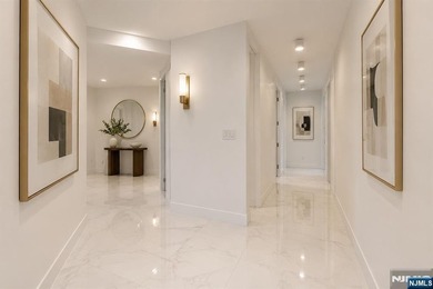 CAN BE SPLIT INTO 2 UNITS!! Perched on the 16th floor of the - photo 34