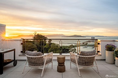 The Residences at Yerba Buena Island offer a rare opportunity to - photo 4